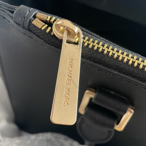 MICHAEL KORS Satchel - Picture 8 of 11